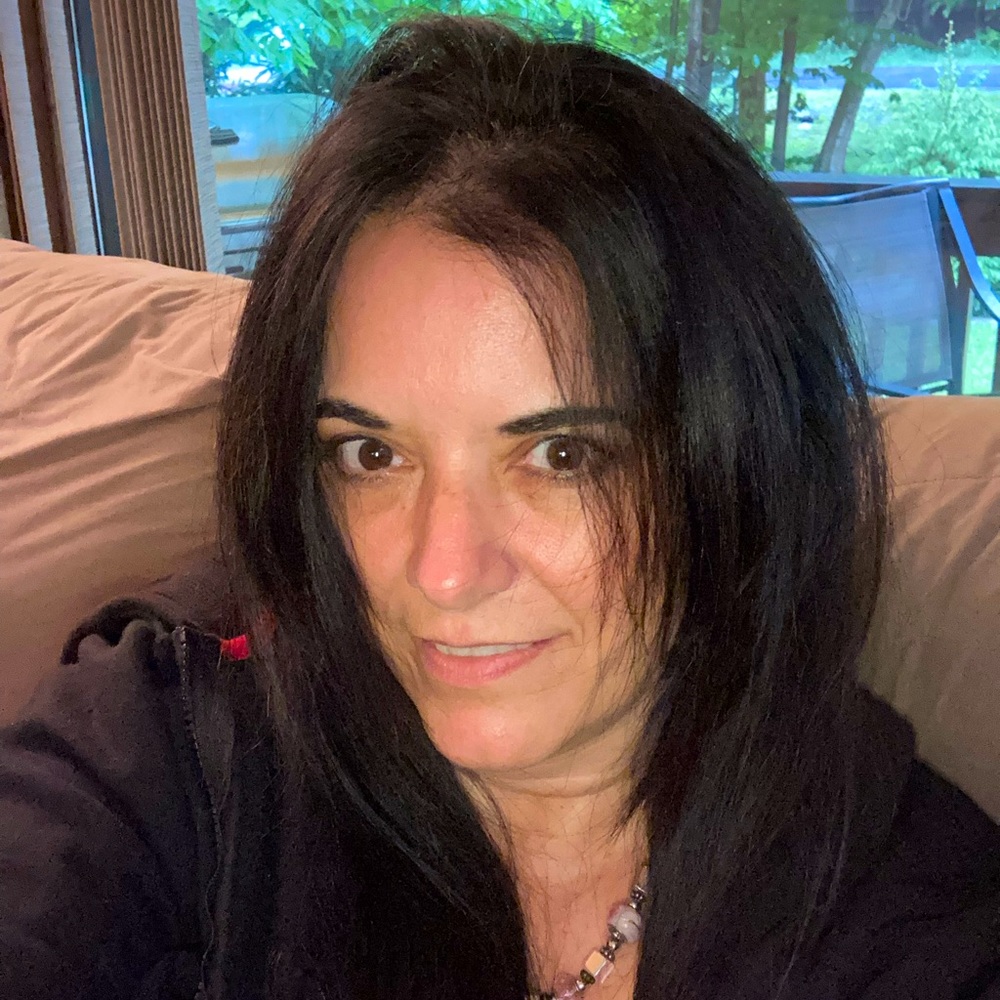 Hello, my name is Angela, make me an offer! Looking to rotate closet out